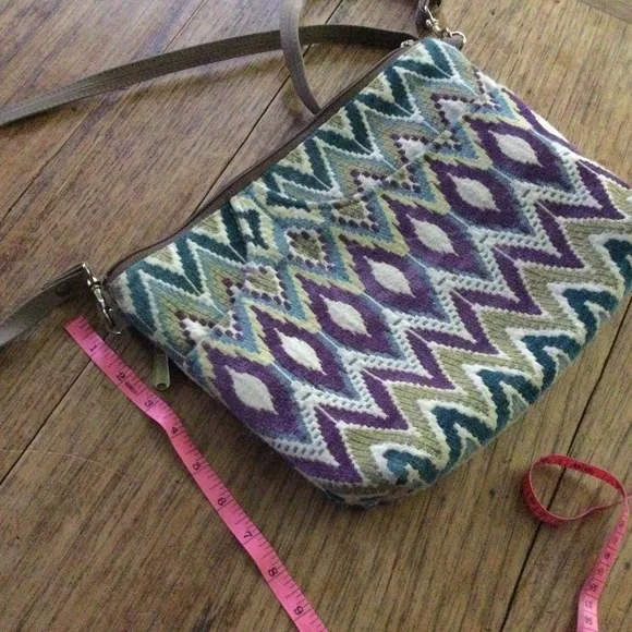 Danny K. Beverly Hills Tapestry purse crossbody - Picture 7 of 12